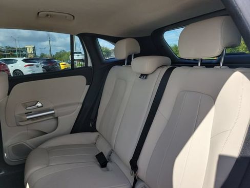 Used 2023 Mercedes-Benz GLA 250 w/ Premium Package image 10