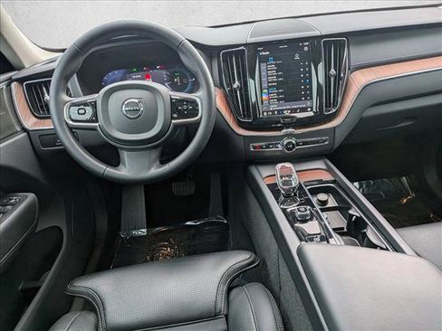 Used 2024 Volvo XC60 T8 Ultimate w/ Protection Package Premier image 15