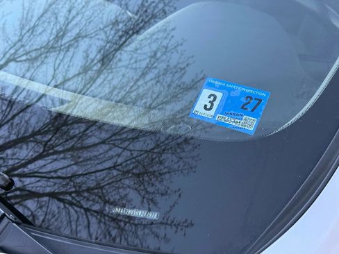 Used 2017 Nissan Rogue SV w/ SV Premium Package image 25