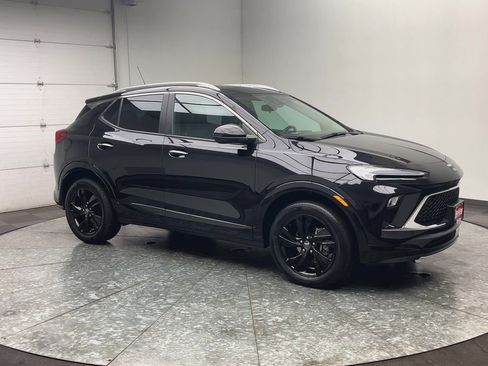 Certified 2024 Buick Encore GX Sport Touring image 33