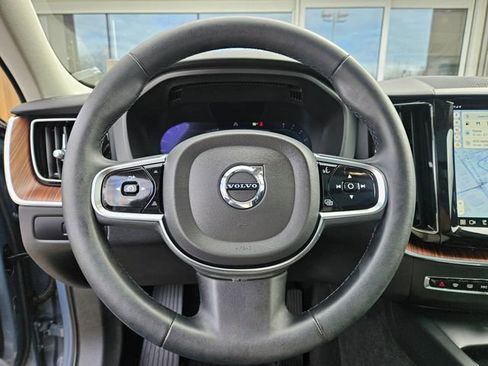 Used 2023 Volvo XC60 B5 Plus w/ Climate Package image 23