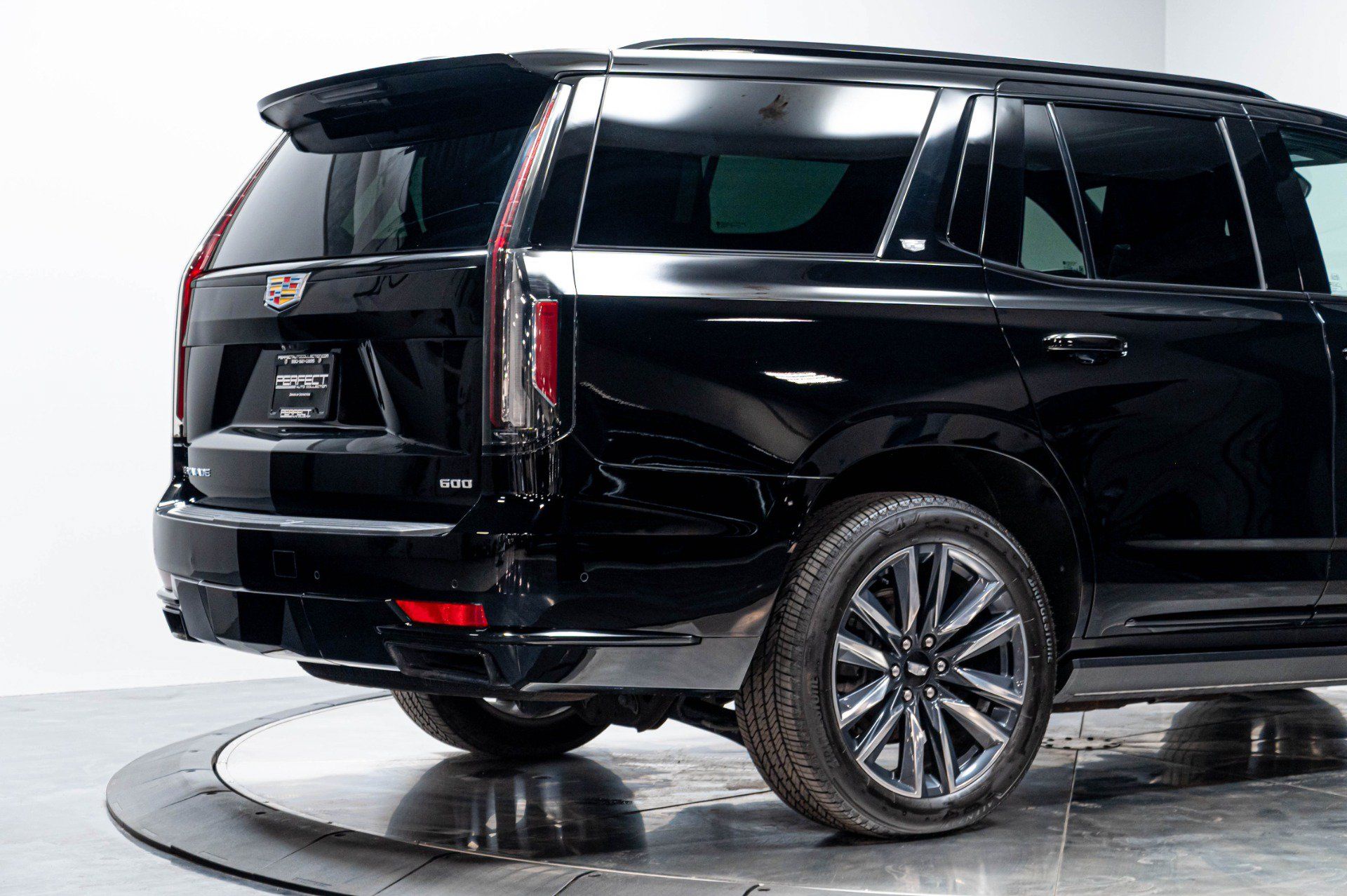 Used 2024 Cadillac Escalade Sport Platinum AWD/4WD image 17