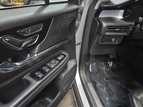 Used 2022 Lincoln Corsair AWD w/ Equipment Group 101A image 33