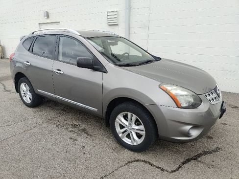 Used 2015 Nissan Rogue S w/ Convenience Package AWD/4WD image 11