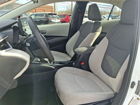 Used 2022 Toyota Corolla LE image 13