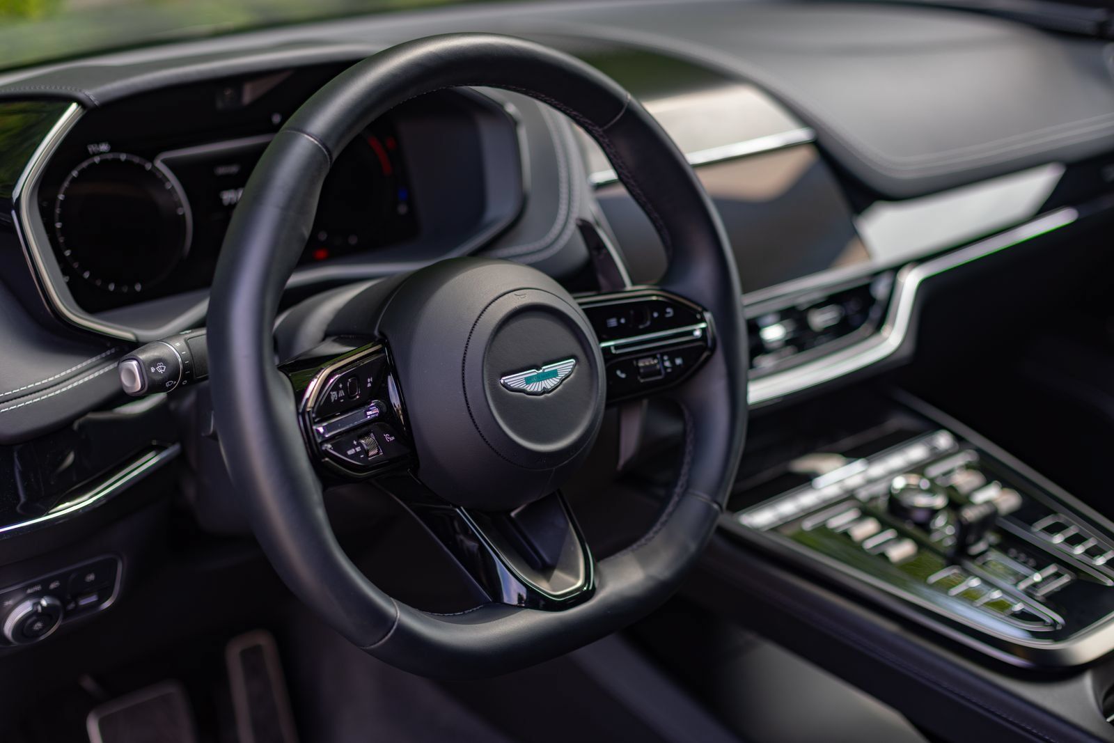 Used 2026 Aston Martin DBX 707 AWD/4WD image 10