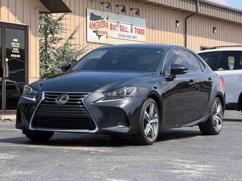 Used 2019 Lexus IS 300 w/ Premium Package RWD image 9