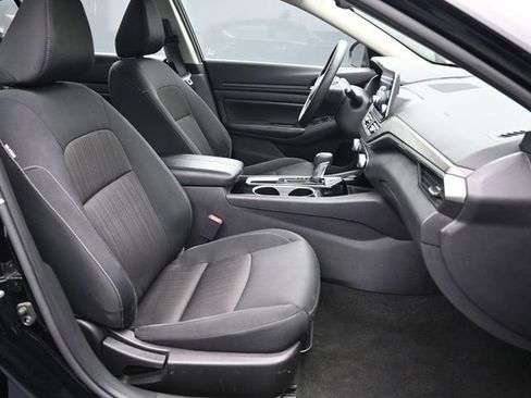 Used 2024 Nissan Altima 2.5 SV image 30