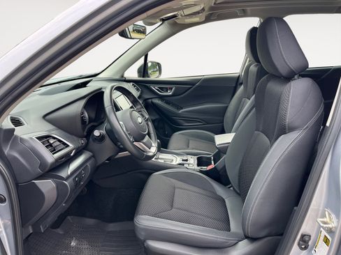 Used 2021 Subaru Forester Premium AWD/4WD image 9