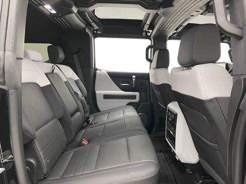 Used 2025 GMC Hummer EV 2X w/ LPO, Illumination Package AWD/4WD image 38