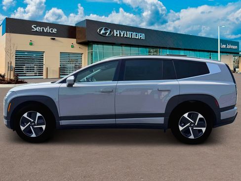 New 2026 Hyundai Ioniq 9 SE image 3