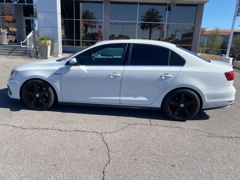 Used 2016 Volkswagen Jetta GLI SE FWD image 10