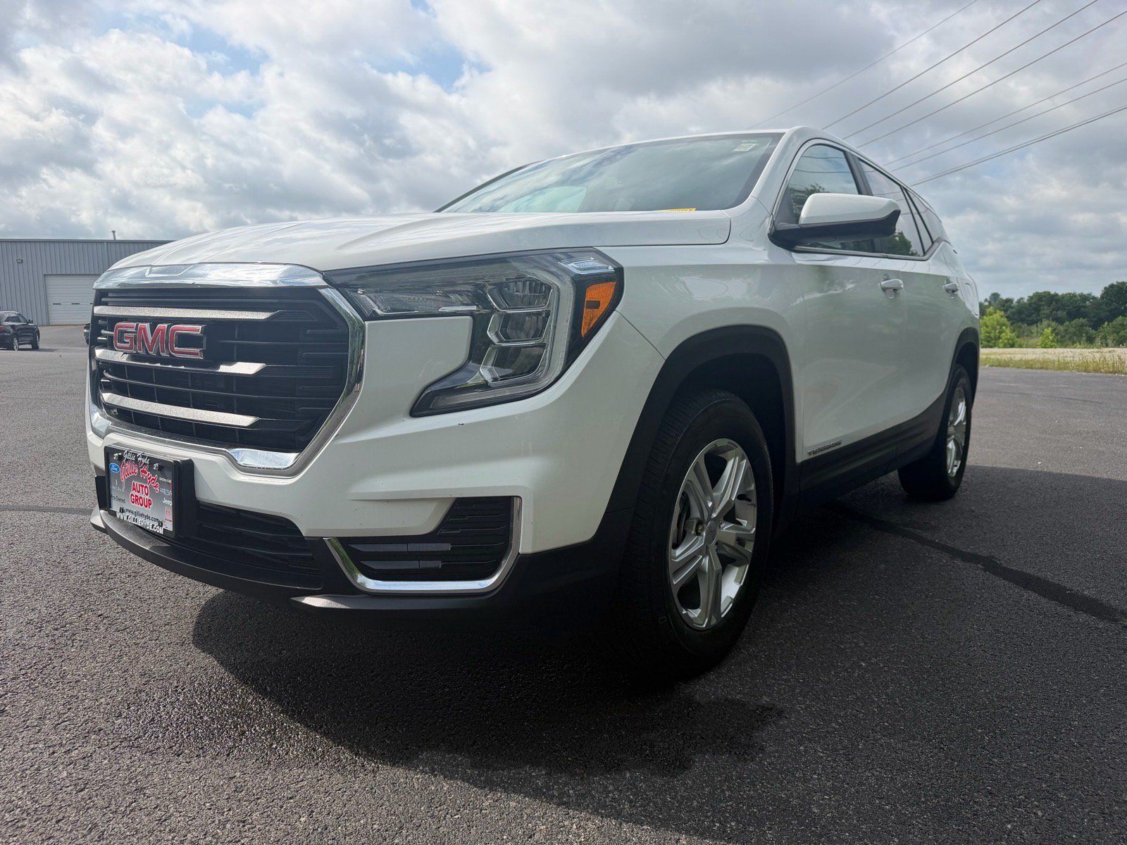 Used 2024 GMC Terrain SLE AWD/4WD image 7