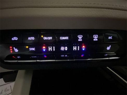 Used 2023 Buick Envision Essence image 19