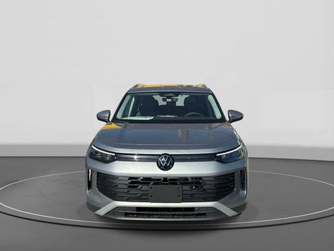 New 2026 Volkswagen Tiguan SE FWD image 2