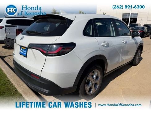 Used 2024 Honda HR-V LX image 2