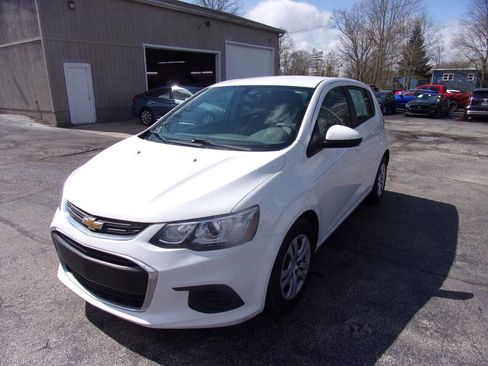 Used 2017 Chevrolet Sonic LT image 5
