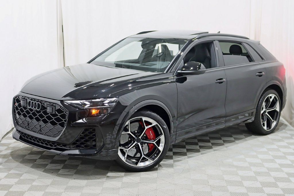 Used 2026 Audi RS Q8 performance AWD/4WD image 7