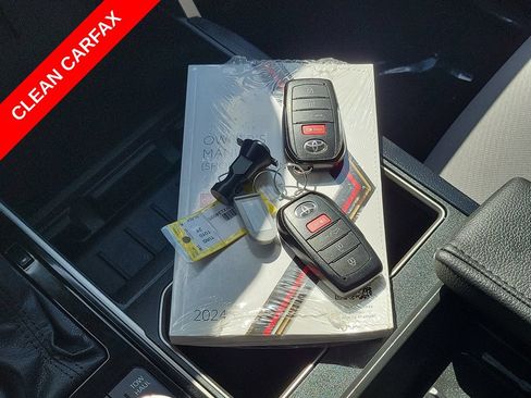 Used 2024 Toyota Tundra SR5 w/ SR5 Convenience Package AWD/4WD image 34