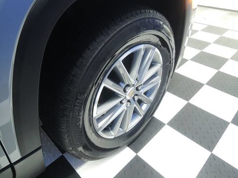 Used 2023 Chevrolet Traverse LT FWD image 38