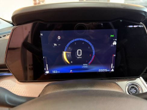 Used 2025 Chevrolet Trax LT w/ LT Convenience Package FWD image 39