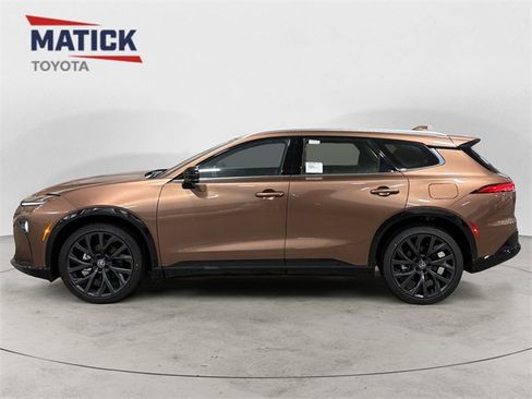 New 2025 Toyota Crown Signia image 4