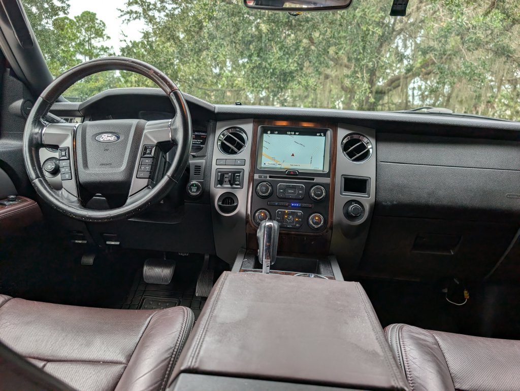 Used 2016 Ford Expedition Platinum RWD image 10