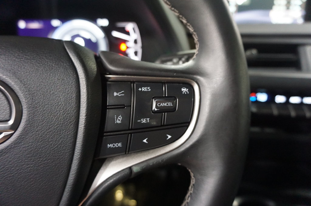Used 2021 Lexus UX 250h w/ Accessory Package (Z2) AWD/4WD image 9