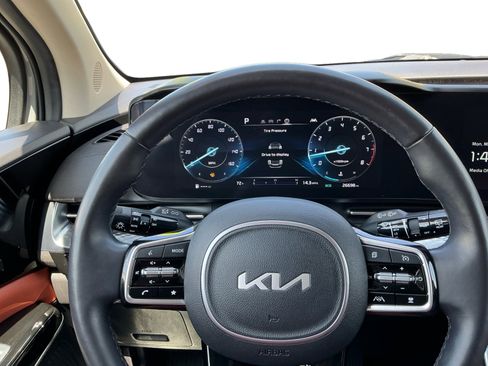 Used 2024 Kia Carnival SX Prestige FWD image 12
