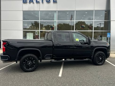 Used 2025 Chevrolet Silverado 2500 LT w/ Trail Boss Package AWD/4WD image 3