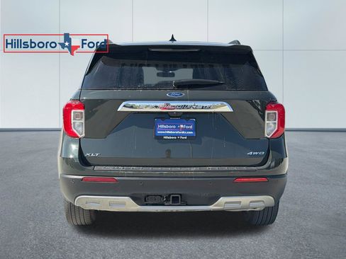 Used 2024 Ford Explorer XLT w/ Equipment Group 202A AWD/4WD image 8