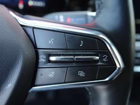 Used 2025 Chevrolet Equinox LT FWD image 36