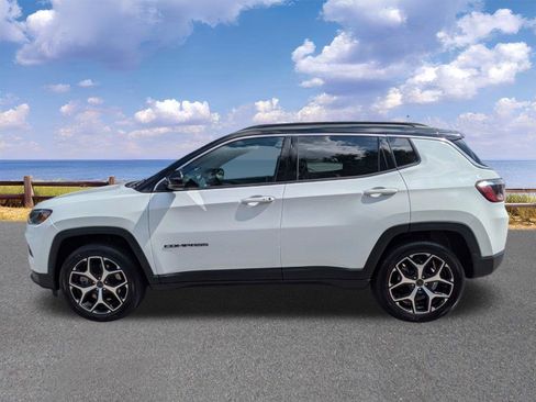 Certified 2025 Jeep Compass Limited AWD/4WD image 5
