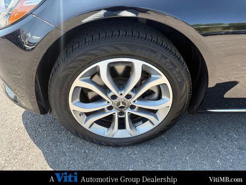 Used 2018 Mercedes-Benz C 300 4MATIC Sedan image 11