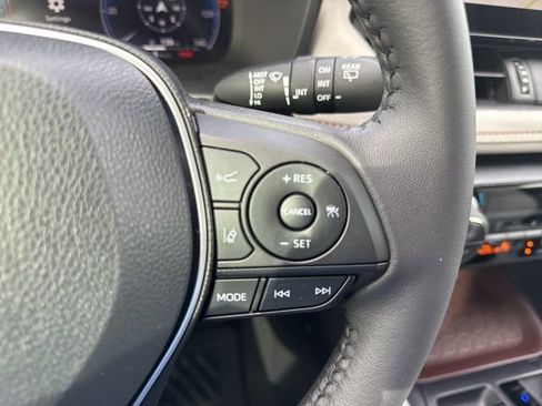 Used 2025 Toyota RAV4 Limited image 17