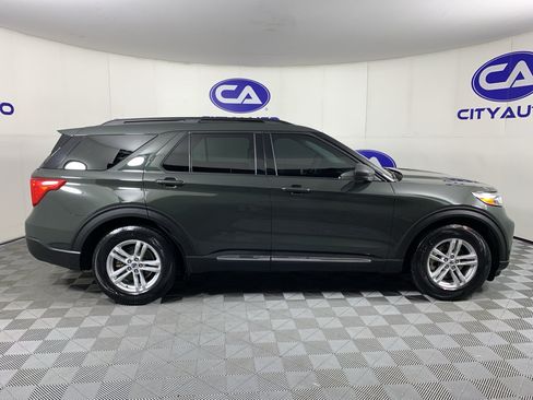 Used 2022 Ford Explorer XLT RWD image 2