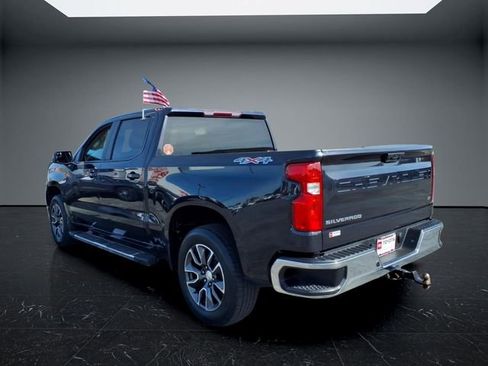 Used 2022 Chevrolet Silverado 1500 LT AWD/4WD image 6