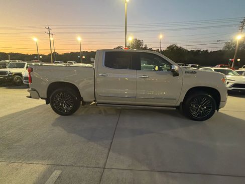 New 2026 Chevrolet Silverado 1500 High Country AWD/4WD image 14