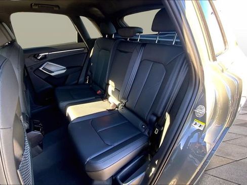 New 2025 Audi Q3 2.0T Premium image 9