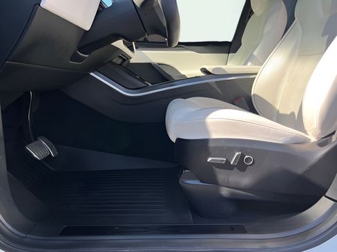 Used 2022 Tesla Model X Plaid AWD/4WD image 36
