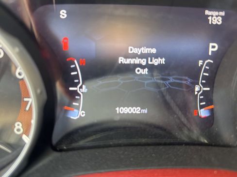 Used 2017 Jeep Compass Trailhawk w/ Leather Interior Group AWD/4WD image 16