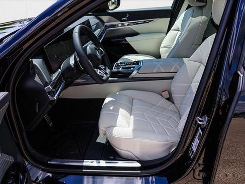 New 2025 BMW 760i xDrive image 12