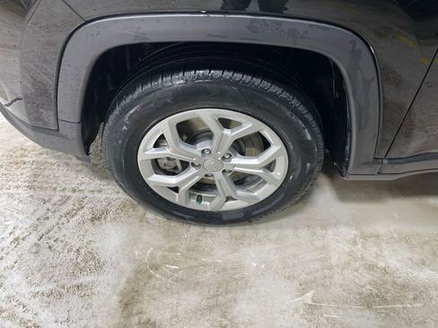Certified 2024 Jeep Compass Latitude AWD/4WD image 10