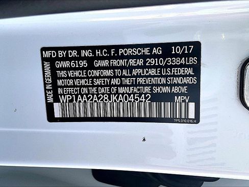 Used 2018 Porsche Cayenne Platinum Edition w/ Premium Package image 32