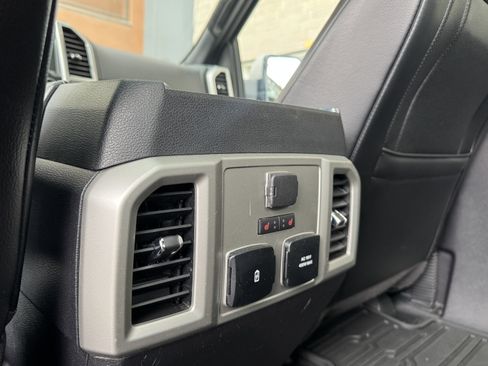 Used 2017 Ford F150 Lariat w/ Equipment Group 502A Luxury image 31