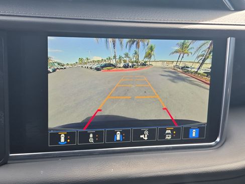 Used 2024 GMC Yukon XL Denali AWD/4WD image 24