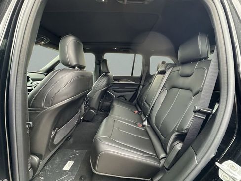 New 2026 Jeep Grand Cherokee Limited w/ Limited Altitude Package AWD/4WD image 10