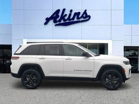 New 2026 Jeep Grand Cherokee Limited image 1