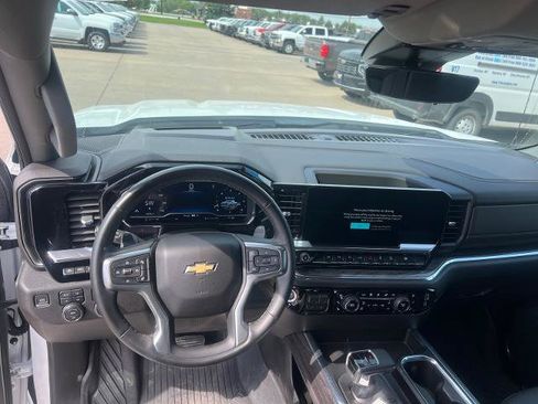 Used 2024 Chevrolet Silverado 1500 LTZ AWD/4WD image 9