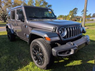 Used 2025 Jeep Wrangler Unlimited Sahara w/ Safety Group video 1